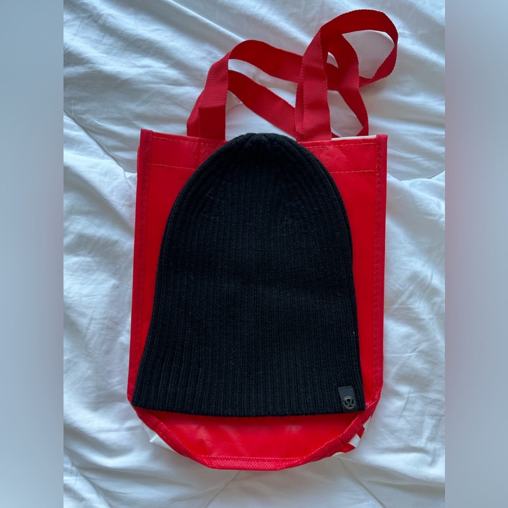 Lululemon Merino Wool Beanie O/S black NWOT